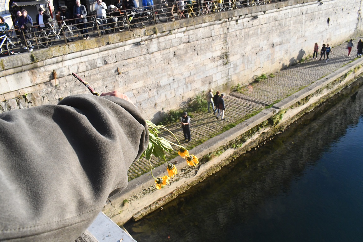 ALGERIEN MANIF BATTANT 4