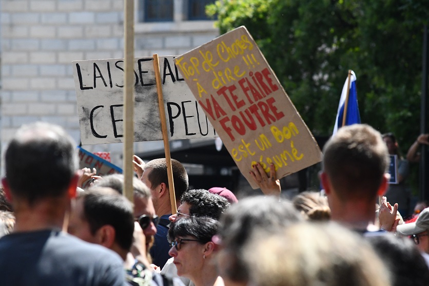 VACCINATION MANIFESTATION 8