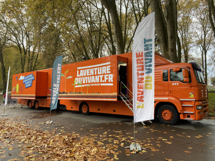 Le Bus de l&#039;Aventure du Vivant fait escale à Besançon