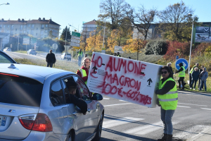 Besançon : Les gilets jaunes réinvestissent les ronds-points