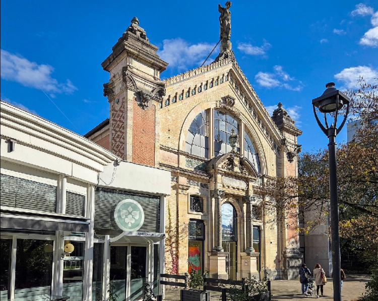 L&rsquo;Arbre &agrave; sang &raquo; : une com&eacute;die noire au c&oelig;ur des violences intimes