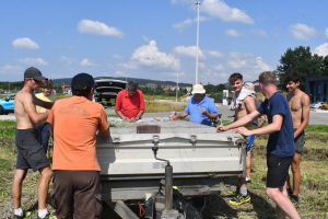 Pontarlier fête l’absinthe ce week-end. Rencontre avec des cueilleurs