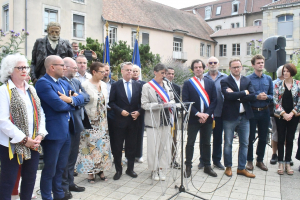 Besançon : 200 personnes rassemblées pour dire « non » à la violence.