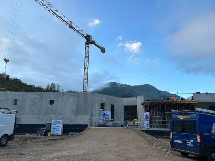 Jura : À Villard-Saint-Sauveur, le futur centre nautique prend forme