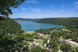 Fermeture du camping « du Domaine » : les commerçants de Doucier en colère