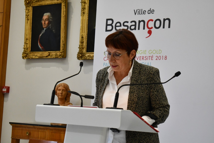 Quatorze maires de gauche, dont Anne Vignot , appellent les banques à cesser de financer les énergies fossiles dans le JDD