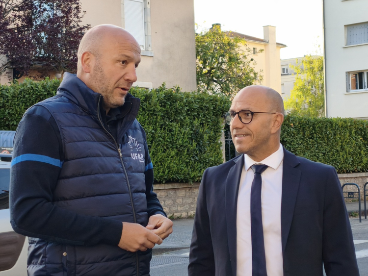 Mobilisation carc&eacute;rale : le maire de Besan&ccedil;on et le d&eacute;put&eacute; du Doubs en soutien sur le terrain