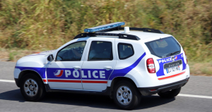 Besançon : Il cache un sac rempli de stupéfiants dans une haie
