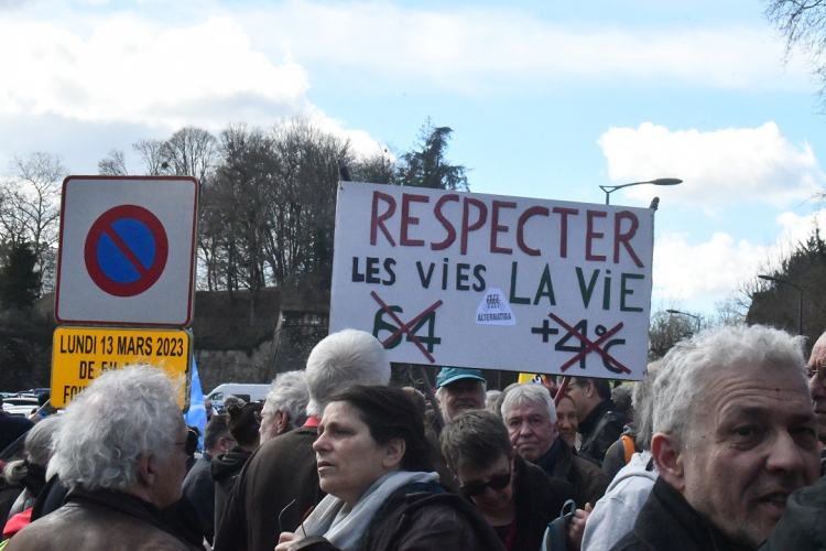 Réforme des retraites : Mobilisation au rond-point de Larnod ce matin