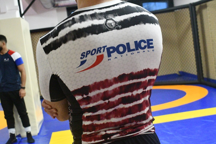 L’équipe de France police de lutte se prépare à Besançon