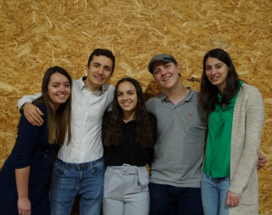 L&#039;équipe des cinq jeunes organisateurs 