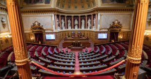 France : Le Sénat approuve l&#039;incription de l&#039;IVG dans la Constitition