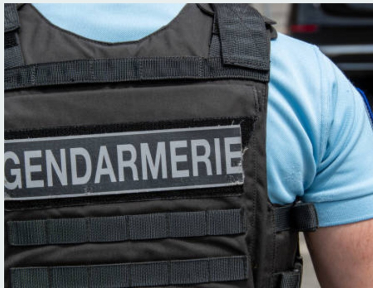 Franois : une conductrice fait des tonneaux, l&rsquo;alcool suspect&eacute;