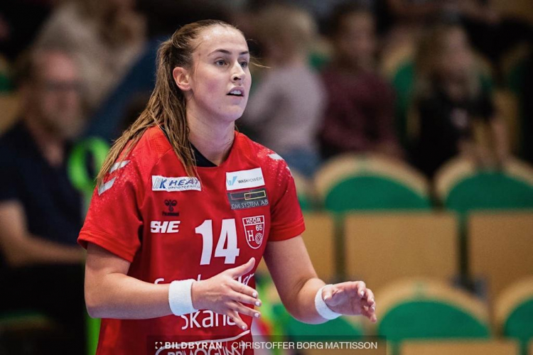 Hand féminin / Une quatrième recrue à l’ESBF