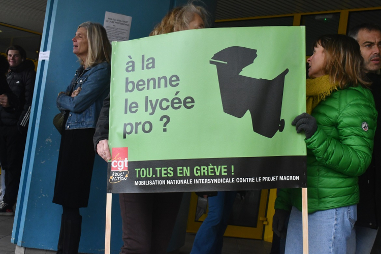 Education : opposés à la réforme des lycées professionnels