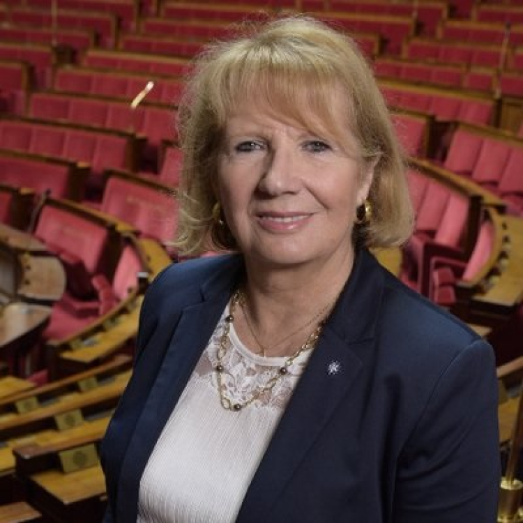 Lons-le-Saunier : Danielle Brulebois d&eacute;fend l&rsquo;h&ocirc;pital Jura Sud