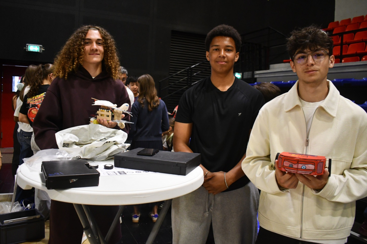 Cybertech Comtois : 300 robots et des centaines de coll&eacute;giens r&eacute;unis au Palais des Sports