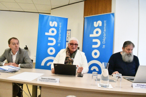 Conférebnce de presse ce matin à l&#039;Hôtel du Département, en présence de Florence Rogeboz 