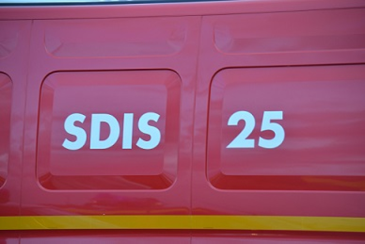 Morre : une voiture retrouv&eacute;e sur le toit sur la RN57
