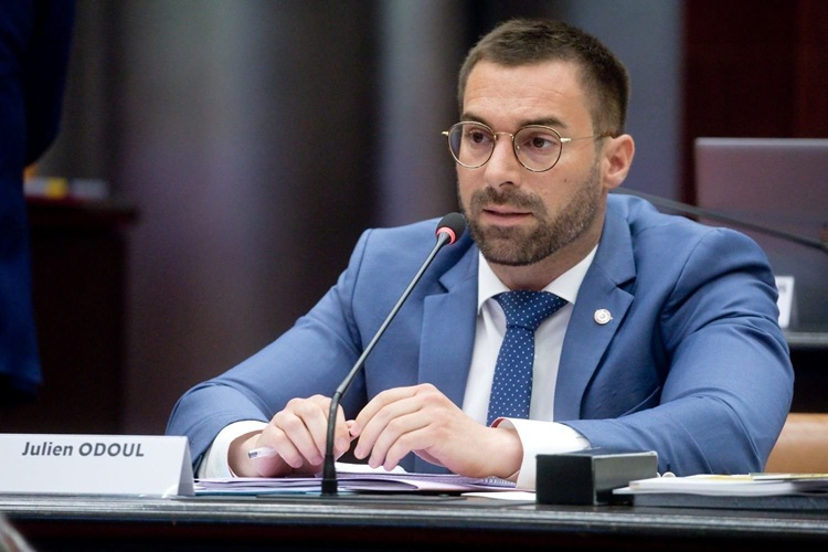 « Avec Durain t’auras RIEN » : le Rassemblement National dénonce une présidence autoritaire et sectaire