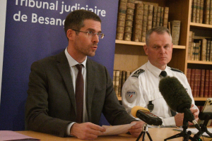Cédric Logelin, procureur de la république de Besançon. Colonel Elodie Montet, commandant du groupement de gendarmerie du Doubs. Laurent Perraut, directeur interdépartementale de la police nationale du Doubs 
