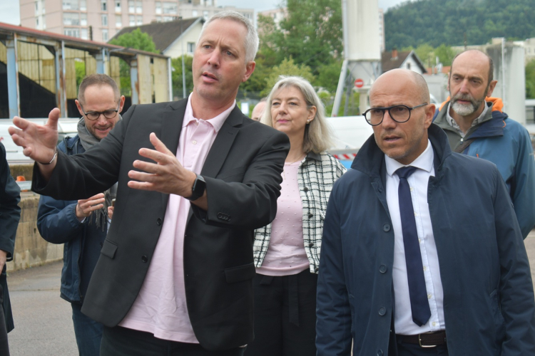 Besan&ccedil;on : aux ateliers municipaux, Ludovic Fagaut pr&ocirc;ne &ldquo;bon sens&rdquo;, proximit&eacute; et r&eacute;sultats