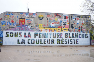 Peinture collective réalisée en réaction aux actes racistes, avenue Arthur Gaulard à Besançon
