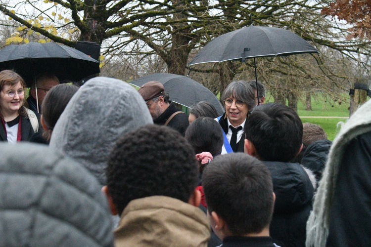 Besançon  : élus et institutions sous l’arbre de la laïcité à Planoise