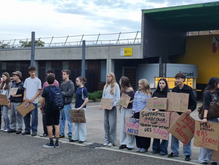 &Agrave; Besan&ccedil;on, les lyc&eacute;ens mobilis&eacute;s veulent des r&eacute;ponses concr&egrave;tes