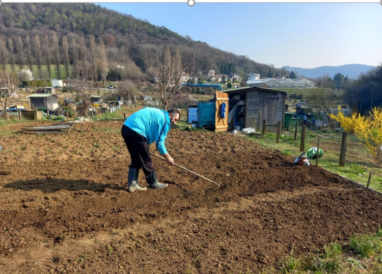 Les jardins partagés bisontins : un projet à dimension familial et social