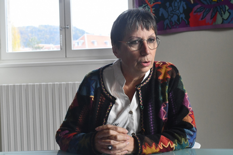 Besançon : Anne Vignot porte plainte après  la découverte d&#039;autocallants nauséabonds