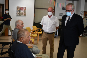 Canicule : les dispositifs mis en place dans les EHPAD pour prot&eacute;ger nos a&icirc;n&eacute;s