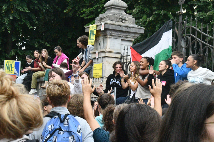 Forte mobilisation sociale à Besançon : près de 7 000 manifestants dans les rues