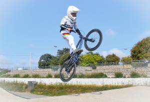 Baptiste Grillot, 12 ans, pilote talentueux et prometteur de BMX