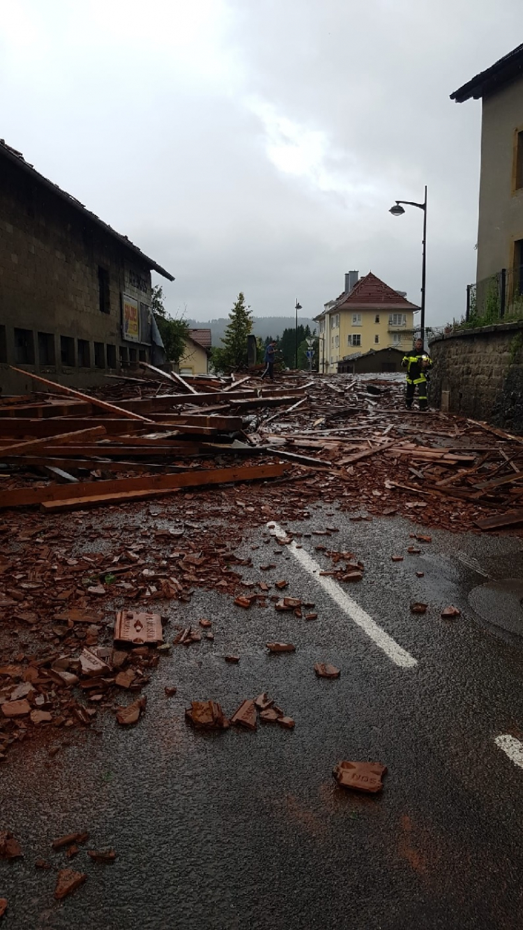 Mini tornade : Morteau et La Chaux de Fonds fortement touchées. Une vingtaine d&#039;interventions à Dole
