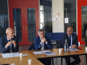 JF Locatelli ( directeur territorial du Doubs et du Territoire de Belfort pour Pôle Emploi) et les élus Nicolas Bodin ( vice-président de Grand Besançon Métropole) et Ludovic Fagaut ( vice-président du Conseil Départemental) 