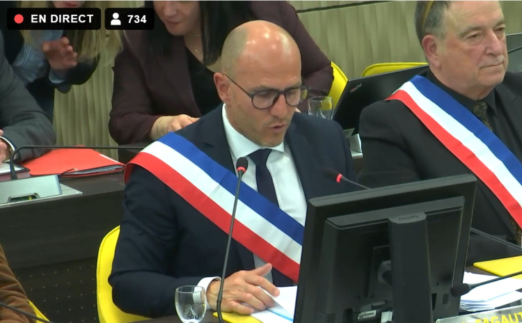 Besan&ccedil;on : Ludovic Fagaut prend ses fonctions et promet &ldquo;une ville des possibles