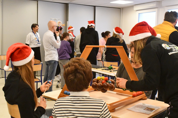 Une après-midi ludique entre les joueuses de l&#039;ESBF et les enfants hospitalisés en pédiatrie
