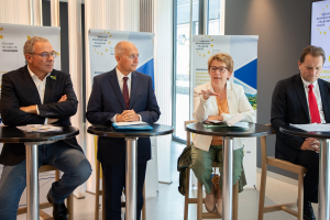 Patrick Molinoz, Vice-président de la région Bourgogne-Franche-Comté en charge des politiques européennes ;  Fabien Sudry, Préfet de la région Bourgogne-Franche-Comté, préfet de la Côte-d’Or  Marie-Guite Dufay, Présidente de la Région Bourgogne-Franche-Comté  Autorité de gestion ;  Jiri Plecity, Directeur général de l’Emploi à la Commission européenne