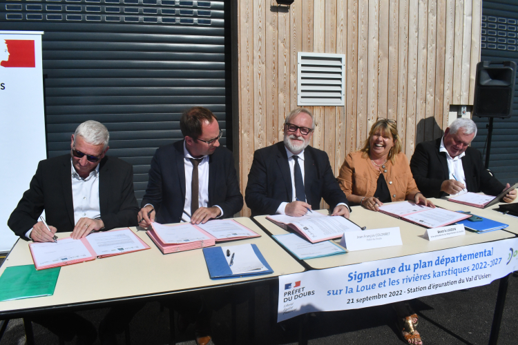 Améliorer la qualité des eaux dans le Doubs grâce au &quot;Plan rivières karstiques&quot;