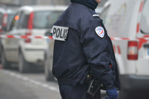 Besan&ccedil;on : contr&ocirc;l&eacute; dans un bar avec un couteau et des lames de cutter