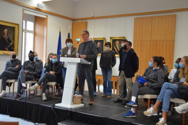 Hand féminin : Chloé Valentini et l’équipe de France championne olympique à Besançon