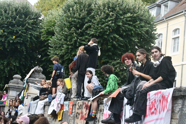 &quot;Bloquons tout” : mobilisation contenue à Besançon, trois interpellations