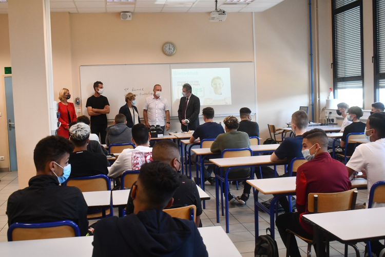 Rentrée scolaire : Marie-Guite Dufay met les filières professionnelles à l’honneur