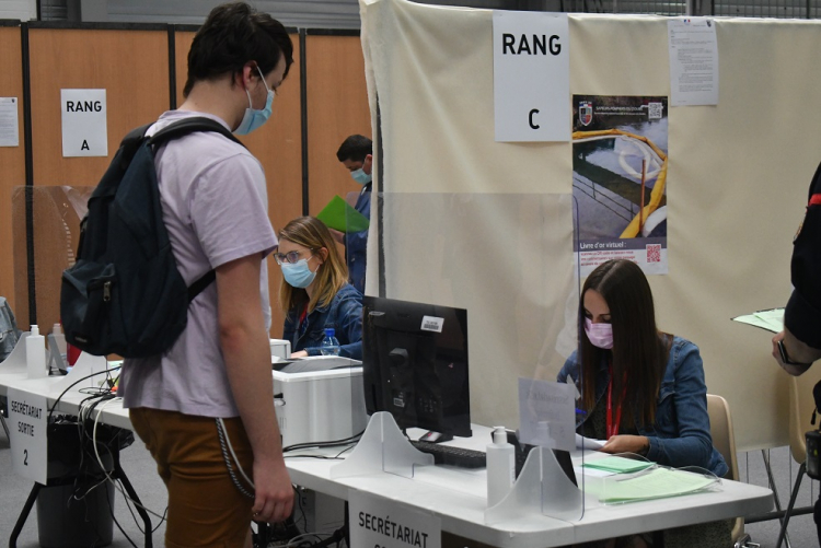 Besançon / Vaccination : Forte affluence à Micropolis.