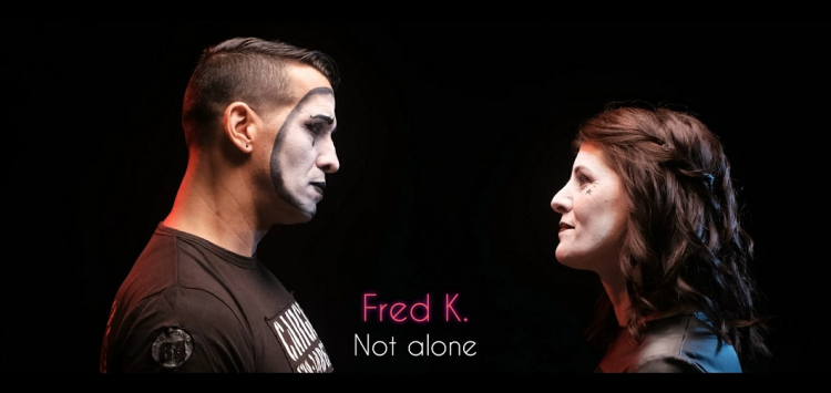 Quand la langue des signes s’invite dans un clip musical. Le dernier projet de Fred K.