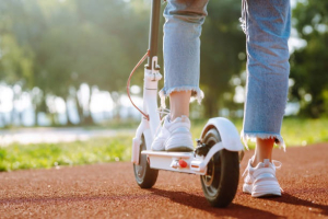 Pontarlier /  trottinette électrique : la Ville rapelle la réglementation en vigueur