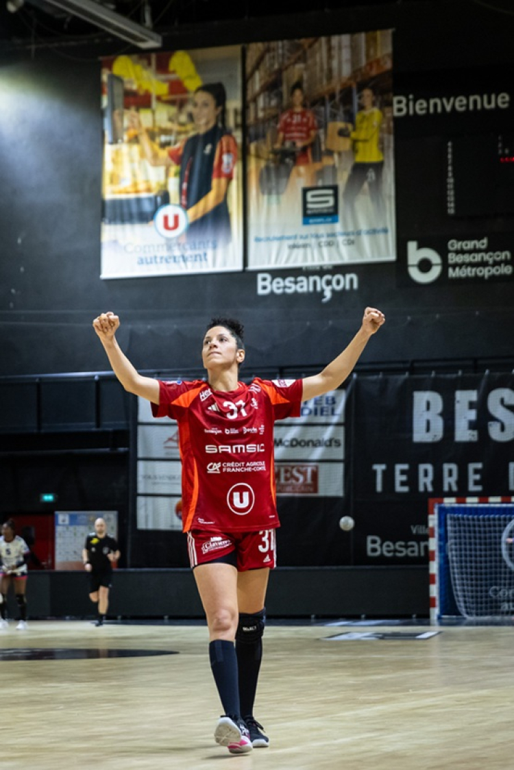 Handball féminin : Sabrina Zazaï, de Besançon aux Bleues