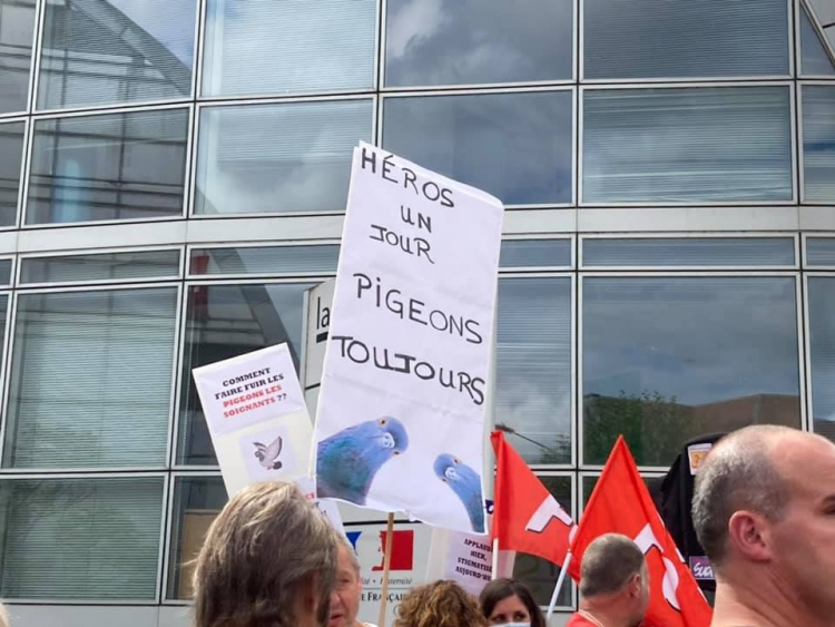 Besançon : Les soignants devant l’Agence Régionale de Santé