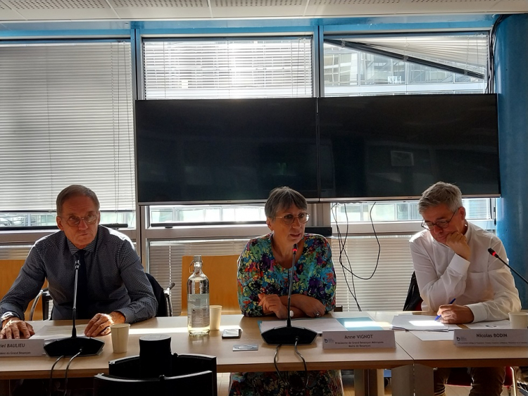 Vie locale  : « Des collectivités ne peuvent plus payer leur assureur »